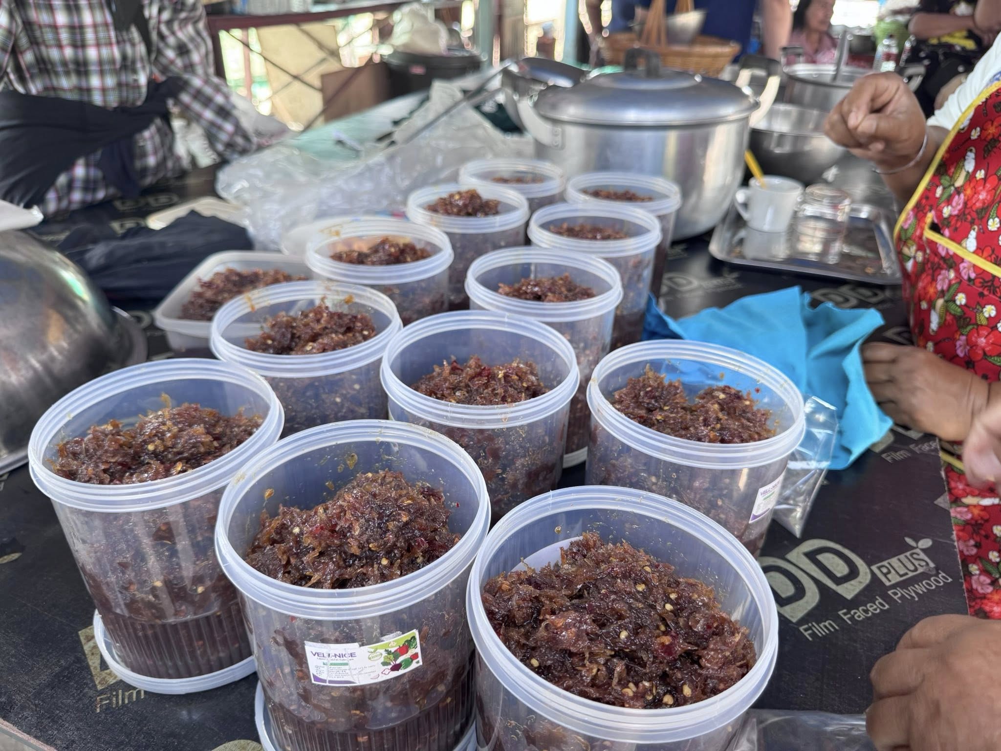 title - ส.ป.ก.อ่างทอง จัดฝึกอบรมโครงการพัฒนาธุรกิจชุมชนในเขตปฏิรูปที่ดินจังหวัดอ่างทอง หลักสูตรการสร้างความเข้มแข็งและการแปรรูปสินค้าในเขตปฏิรูปที่ดิน 